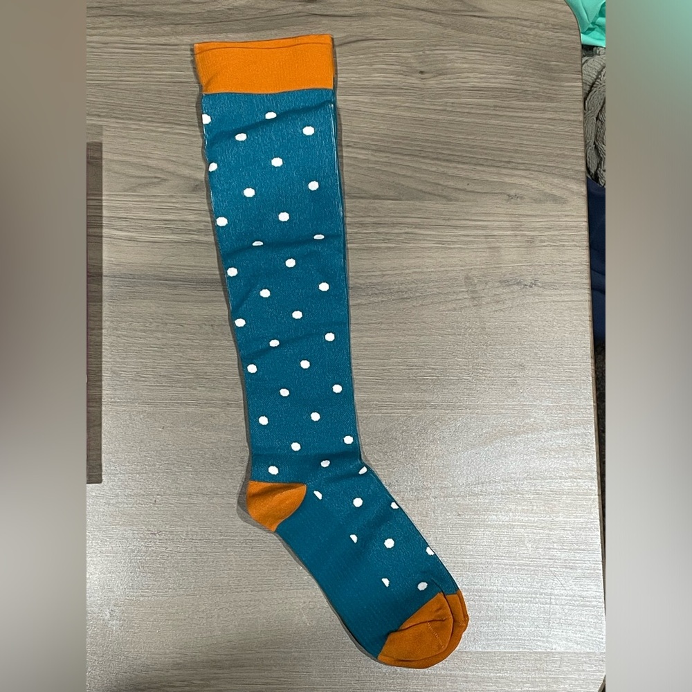 L/XL HIGH SOCKS POLKAS DOTS NIP